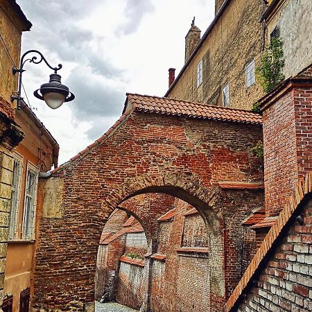 Kleines Hotel Sibiu Esterno foto