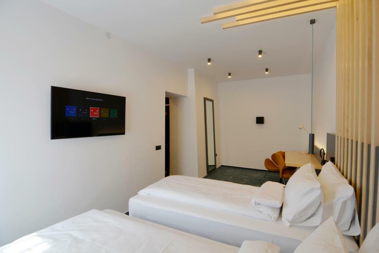 Kleines Hotel Sibiu Esterno foto