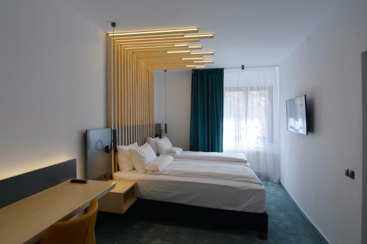 Kleines Hotel Sibiu Esterno foto