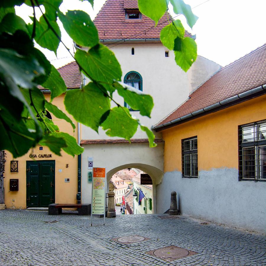 Kleines Hotel Sibiu Esterno foto